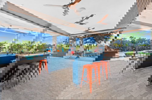 Foto 5 - Luxury Seaside Escape Pool Dock Scenic Views