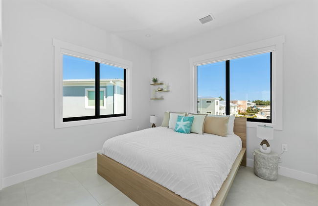 Luxury Seaside Escape Pool Dock Scenic Views - Foto 41