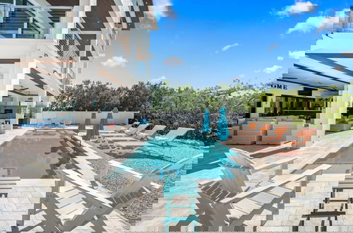 Foto 57 - Luxury Seaside Escape Pool Dock Scenic Views