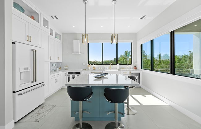 Luxury Seaside Escape Pool Dock Scenic Views - Foto 22