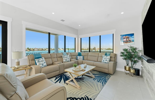 Luxury Seaside Escape Pool Dock Scenic Views - Foto 19