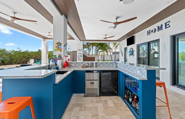 Luxury Seaside Escape Pool Dock Scenic Views - Photo 67