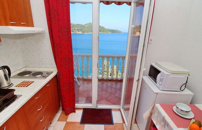 Apartments Filipovic - Comfort One-bedroom Apartment With Balcony and Sea View - Photo 6