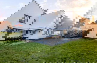 Foto 1 - Spacious House With Garden for Family and Friends