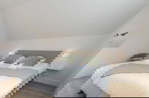 Photo 26 - Spacious House With Garden for Family and Friends