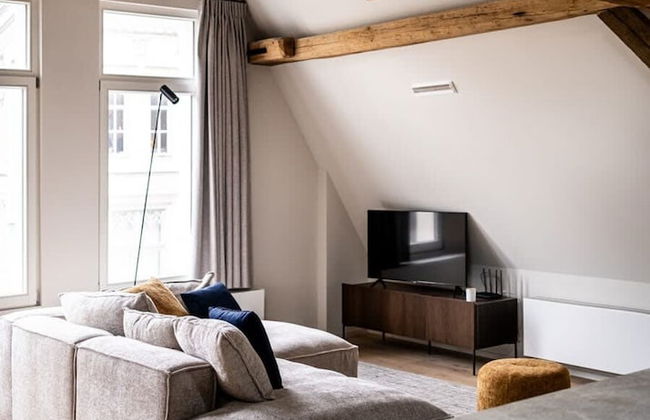 City-view Loft With Wooden Beams and Mezzanine - Foto 22