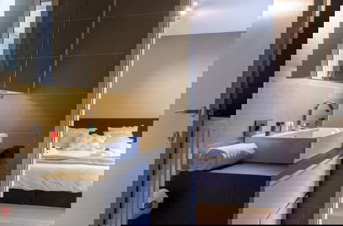 Foto 41 - Modern Apartment at the Beach With Parking