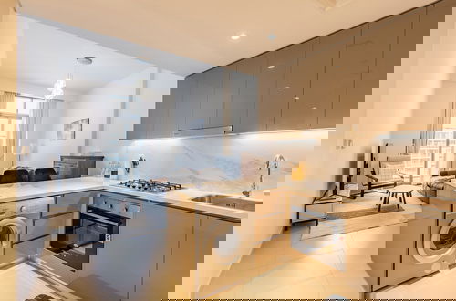 Foto 15 - Luxury Meydan Condo with City Views
