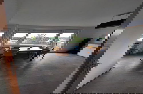 Foto 30 - Modern Apartment With Balcony