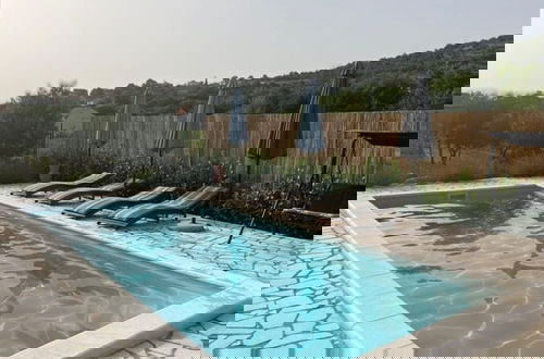 Photo 17 - Adorable Holiday Home With Swimming Pool
