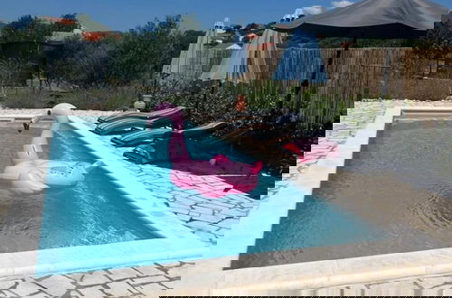 Photo 16 - Adorable Holiday Home With Swimming Pool
