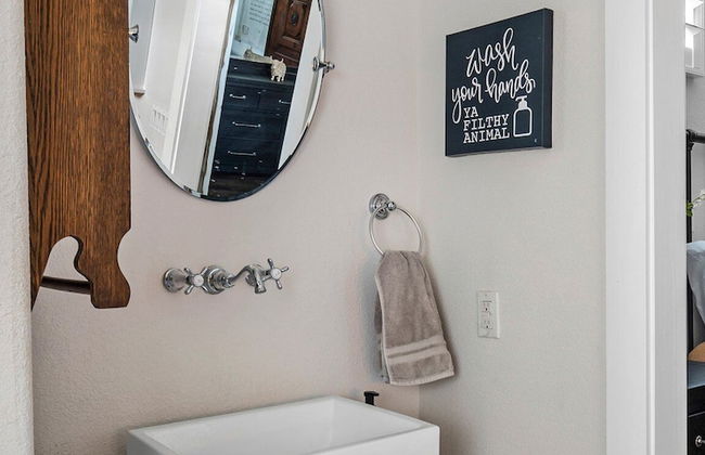 Kingsby Cottage - 1BR & Mountain Views - Foto 15