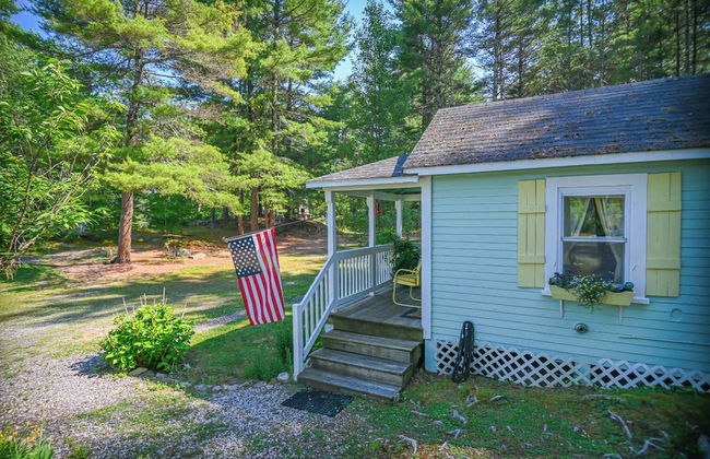Cozy Cottage w/ Pool, BBQ and Outdoor Seating! - Foto 18