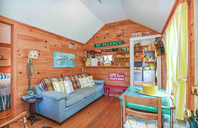 Cozy Cottage w/ Pool, BBQ and Outdoor Seating! - Foto 12