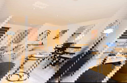 Foto 1 - The Gwendolen Place - Contemporary 2bdr Flat w/ Terrace + Balcony