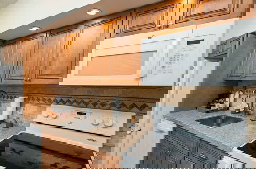 Foto 46 - Fantastic Condo Pool Fireplace