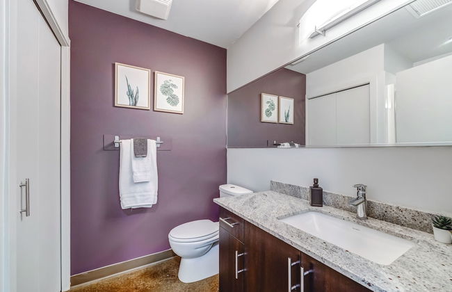 Luxury 2BR Condo - Downtown City Views - Foto 16