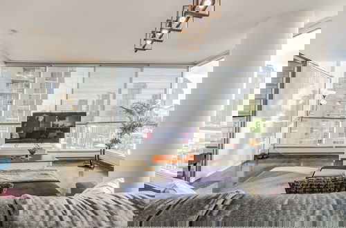 Photo 9 - Luxury 2BR Condo - Downtown City Views