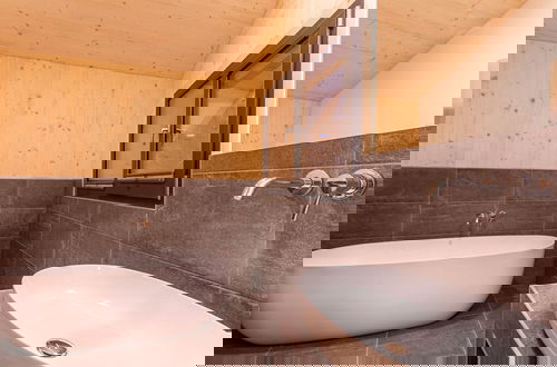 Foto 6 - Lavish Chalet With Sauna