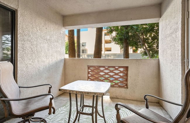 Beautiful Newly Remodeled 2-bdrm Biltmore Condo! - Foto 12