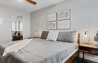 Photo 3 - Beautiful Newly Remodeled 2-bdrm Biltmore Condo