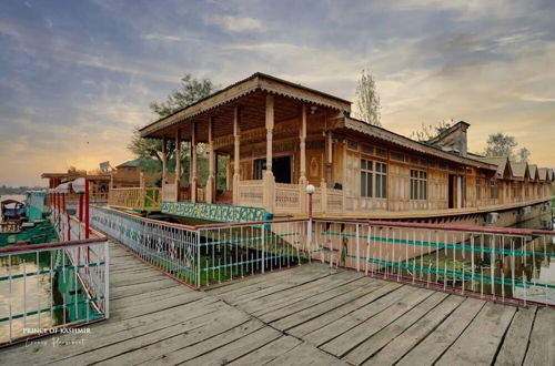 Photo 2 - Prince of Kashmir Luxury Houseboat