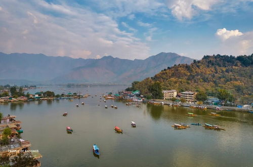 Photo 18 - Prince of Kashmir Luxury Houseboat