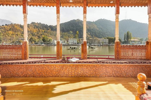 Photo 14 - Prince of Kashmir Luxury Houseboat