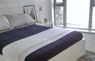 Foto 1 - Radiant 2 Bedroom Apartment in East London