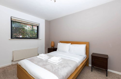 Photo 10 - Radiant 2 Bedroom Apartment in East London