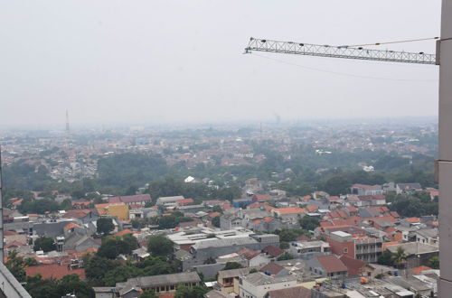 Photo 12 - Homey And Tidy Studio Taman Melati Margonda Apartment Near Campus