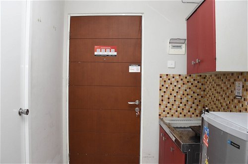 Photo 8 - Homey And Tidy Studio Taman Melati Margonda Apartment Near Campus