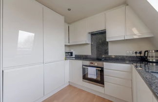 Foto 3 - Bright and Spacious 1 Bedroom Flat in Notting Hill