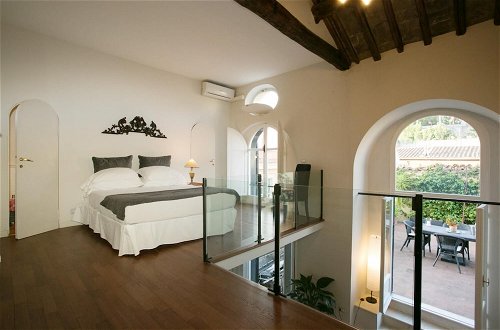 Photo 18 - Your Prestigious Penthouse at the Spanish Steps