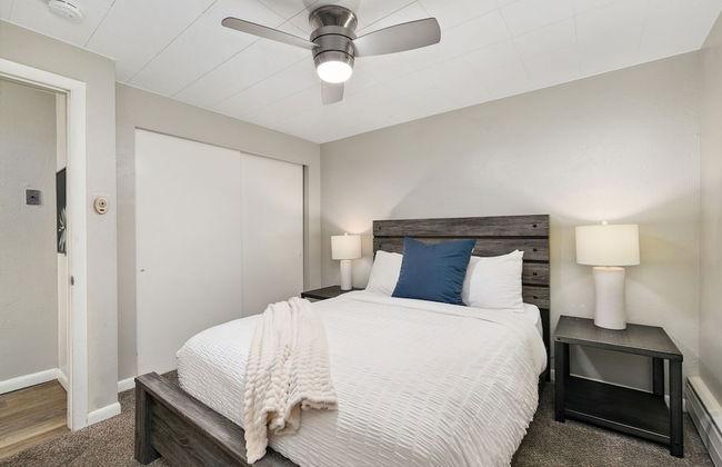 Sage Suite | Calm & Earthy Stay Near Old Town - Foto 4