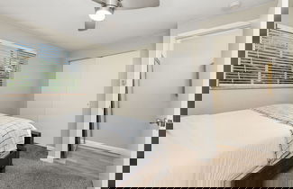 Foto 2 - Stunning Downtown Condo | 5 Min Walk to Old Town!