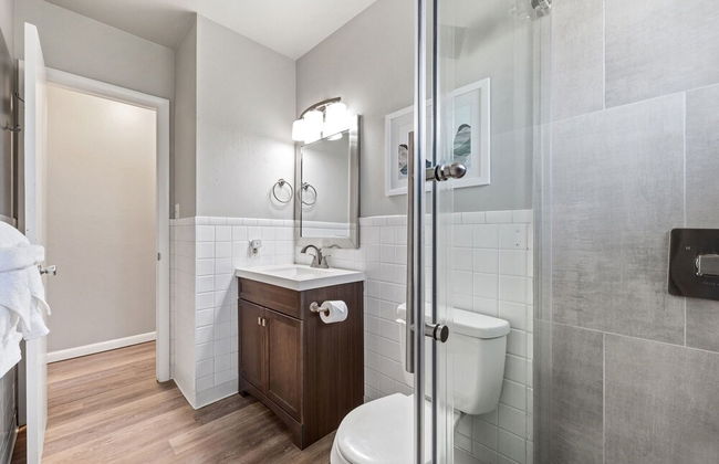 Sage Suite | Calm & Earthy Stay Near Old Town - Foto 10
