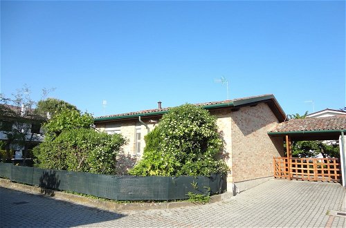 Foto 18 - Seaside Villa Surrounded by Garden