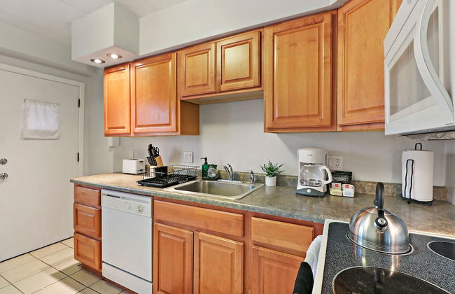 Lush 1BR Apt in Quiet Arlington Heights - Foto 8