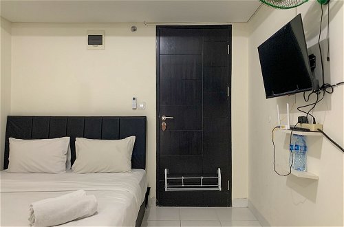 Foto 7 - Simply And Cozy Stay Studio Room At Sentraland Cengkareng Apartment