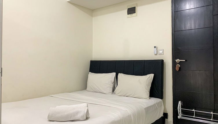 Foto 1 - Simply And Cozy Stay Studio Room At Sentraland Cengkareng Apartment