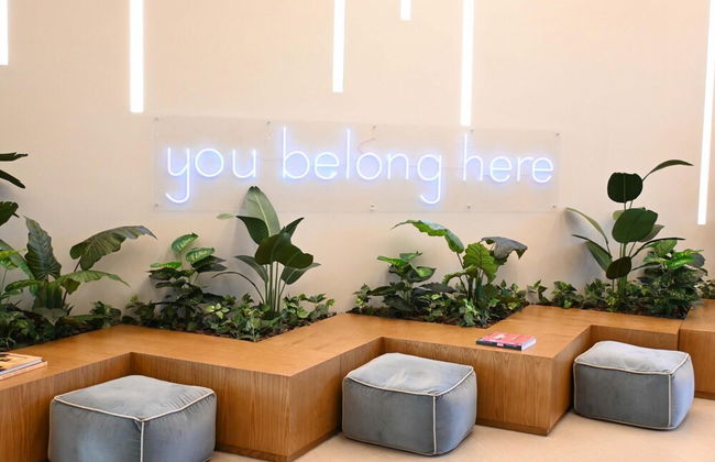Modern Boho 1BR Sleeps4 Balcony Pool Gym Dxbhills - Photo 30
