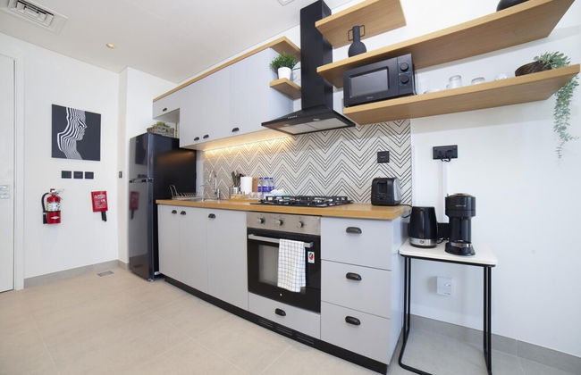 Modern Boho 1BR Sleeps4 Balcony Pool Gym Dxbhills - Photo 11