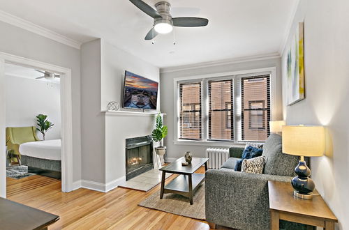 Photo 1 - Lively Rejuvenating 1BR Apt in Lake View