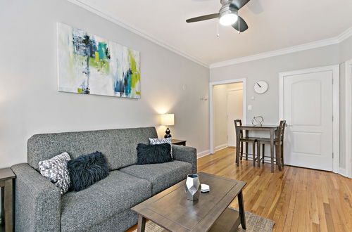 Photo 11 - Lively Rejuvenating 1BR Apt in Lake View