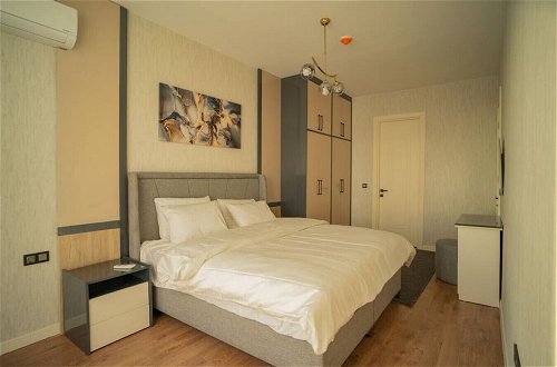 Foto 8 - Luxurious 2 1 Apartment Near Mall of Istanbul