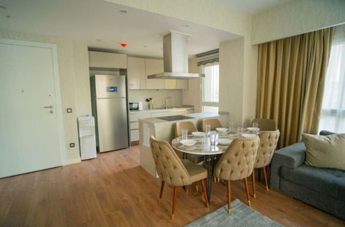 Photo 3 - Luxurious 2 1 Apartment Near Mall of Istanbul