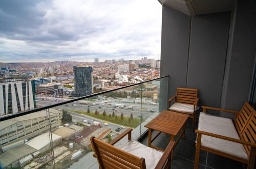 Photo 21 - Luxurious 2 1 Apartment Near Mall of Istanbul
