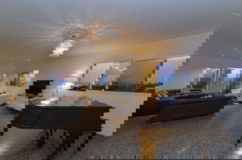 Foto 5 - Big City Penthouse 360 View