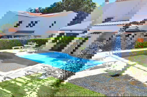 Foto 1 - Spacious Villa With Private Pool